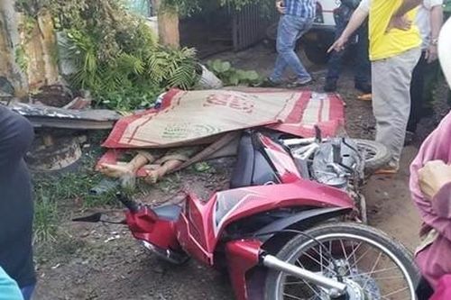 Dừng chờ đèn đỏ,người đàn ông bị xe tải tông tử vong