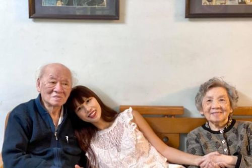 Nhà văn Vũ Tú Nam qua đời, siêu mẫu Hà Anh nghẹn ngào: 'Ngủ ngon, ông yêu quý'
