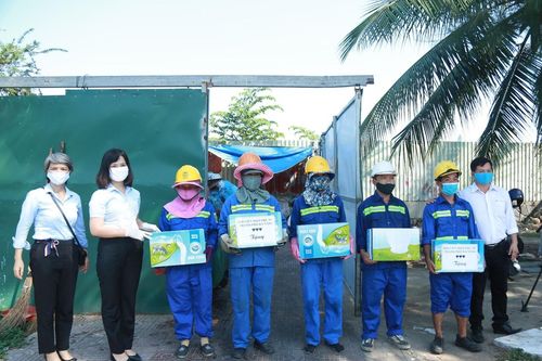 Cô Gái Hà Lan hỗ trợ các 'chiến binh' thầm lặng trong cuộc chiến chống COVID-19