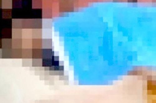 Bất chấp nam sinh bị bệnh, giáo viên vẫn đưa ra hình phạt cho tội không làm bài tập về nhà khiến học trò mất mạng