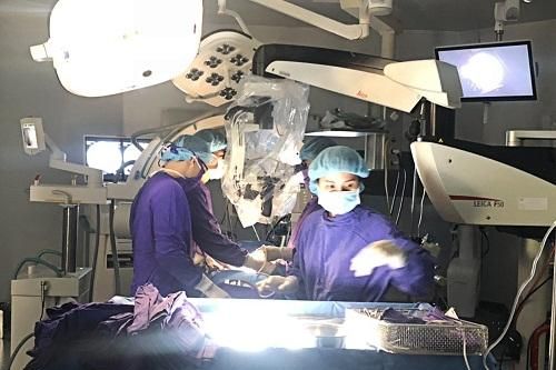 Trắng đêm cứu bệnh nhân 41 tuổi xuất huyết não
