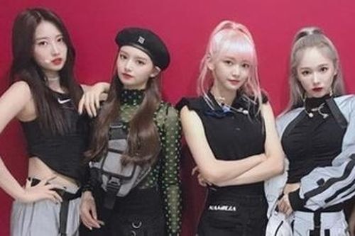 Nhóm nhạc nữ Kpop bị chỉ trích vì đạo nhái