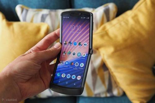 Smartphone màn hình gập 'nồi đồng cối đá' Motorola soán ngôi Samsung