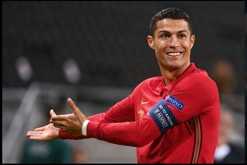 Siêu sao Ronaldo 'xô đổ' hàng loạt kỷ lục 'vô tiền khoáng hậu'