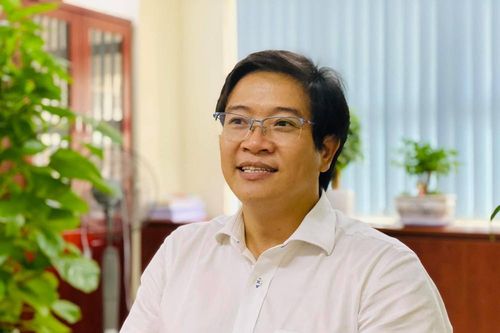 Nhập nhèm bán SGK kèm tài liệu tham khảo: Trách nhiệm trường học thế nào?