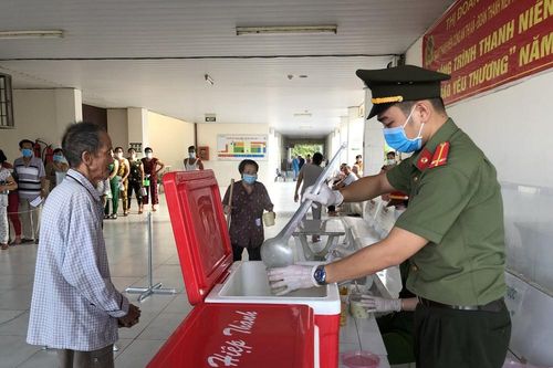 Bát cháo yêu thương, lan tỏa nghĩa tình