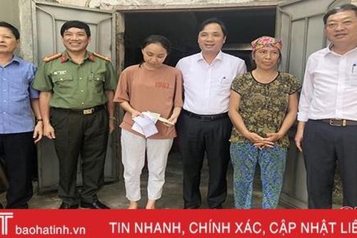 Công an Hà Tĩnh hỗ trợ nữ sinh nghèo nối tiếp ước mơ vào đại học