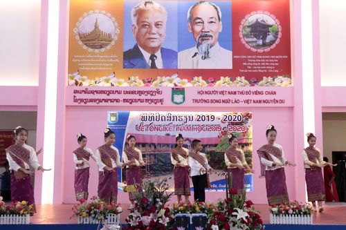 Trường song ngữ Lào-Việt Nam Nguyễn Du khai giảng năm học mới