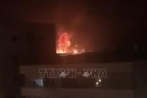 Hàng loạt vụ nổ lớn làm rung chuyển thành phố Zarqa của Jordan