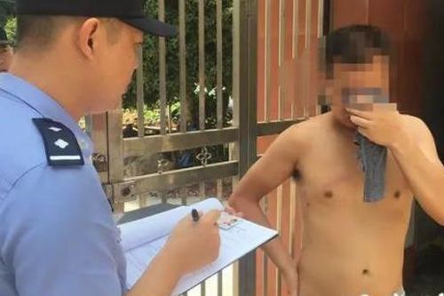 Chồng bị vợ cầm chổi đánh nát lưng, khi biết nguyên nhân ai cũng thốt lên: 'Bị đánh là đáng lắm'