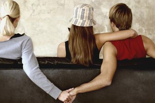 Phạt 3-5 triệu đồng đối với hành vi ngoại tình là quá nhẹ