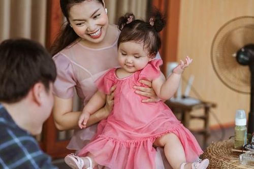 Ca sĩ Nguyễn Ngọc Anh chính thức công khai bố của con gái