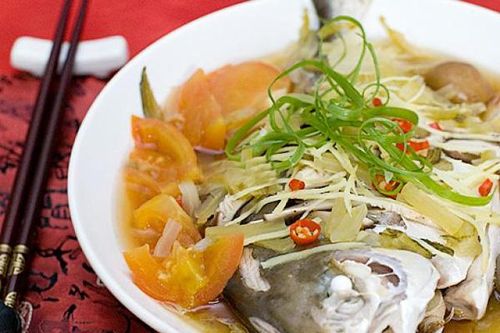 Hấp cá, đừng cho gia vị quen thuộc này sẽ không tanh nồng