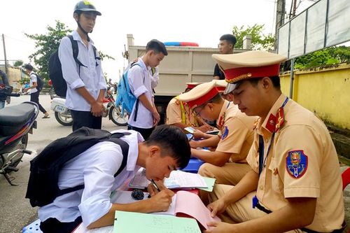 Xử lý 22 trường hợp học sinh vi phạm Luật Giao thông đường bộ