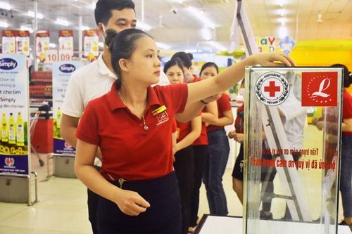 Đặt 'Thùng Quỹ Nhân đạo' tại Siêu thị Lan Chi
