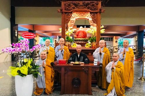 Chư Ni khánh tuế Trưởng lão HT.Thích Trí Quảng