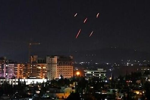 Phòng không Syria đánh chặn 'bão' tên lửa từ Israel trong đêm