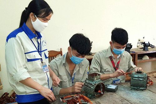 ''Vượt bão'' để đạt mục tiêu