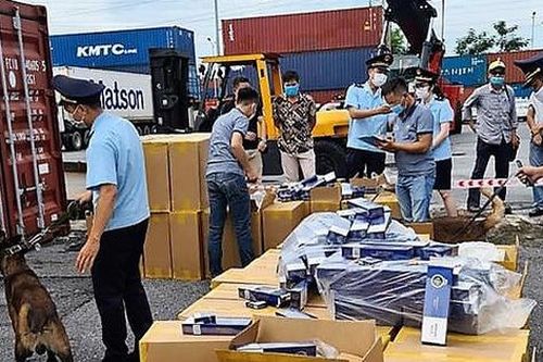 Hải Phòng: Bắt giữ lô hàng hơn triệu bao thuốc lá 555 giả
