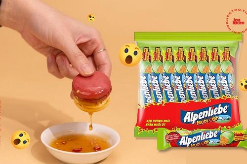Alpenliebe nhân muối ớt, Macaron nước mắm 'tắm' xoài: Những món 'điên rồ' có vị thế nào?