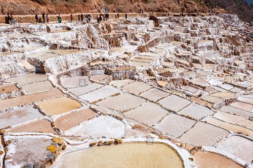 Mỏ muối cổ đại nhìn như ruộng bậc thang ở Peru