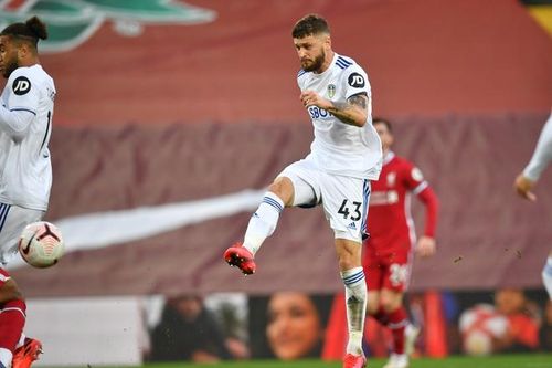 Liverpool 4-3 Leeds Utd: Van Dijk mắc sai lầm ở 2 bàn thua