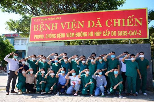 Những y, bác sĩ 'chi viện' cuối cùng rời Đà Nẵng