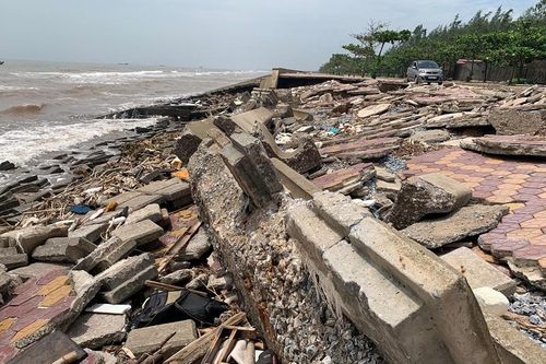 Nam Định: Sập, vỡ nghiêm trọng bờ kè khu sinh thái Rạng Đông