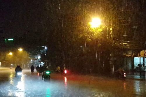 Cả nước khả năng mưa rải rác về đêm, đề phòng thời tiết cực đoan