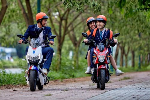 3 tiêu chí phụ huynh cần biết để mua được xe điện chất lượng và chính hãng cho con