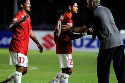 Chân sút huyền thoại Indonesia và 2 bài học từ HLV Alfred Riedl