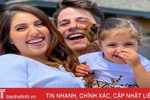 Dùng tháp cao nhất thế giới để công bố giới tính con