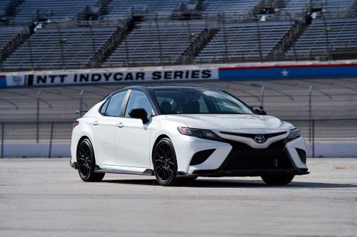 Top 10 xe hơi cỡ trung bán chạy nhất thế giới: Toyota Camry không đối thủ