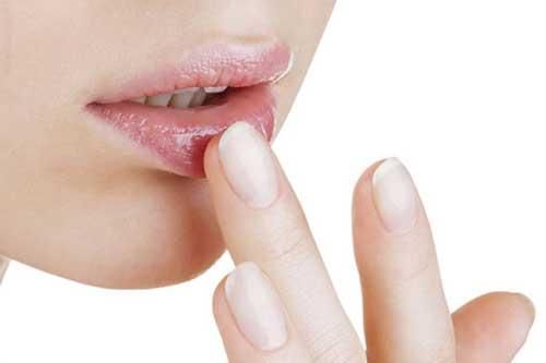 3 mẹo 'hô biến' cho đôi môi thâm sạm trở nên hồng hào đầy quyến rũ