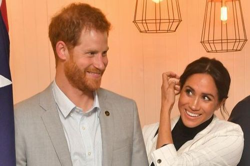 Lịch trình công du dày đặc, Harry và Meghan vẫn không quên 'lẻn' đi chơi