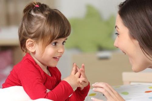Giúp trẻ nhút nhát trở thành 'diễn giả' tự tin