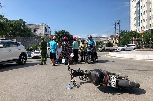 Nỗi lo mất an toàn giao thông từ xe đạp điện
