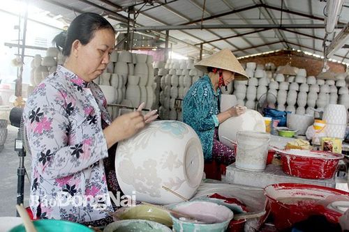 Giữ nét đẹp truyền thống làng nghề thời hiện đại