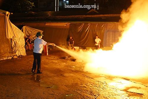 Thực tập PCCC và CNCH tại Chợ trung tâm Thành phố