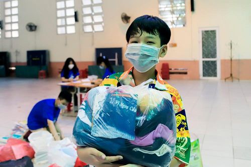 Biến giấy vụn thành đồ hữu dụng trong cuộc sống