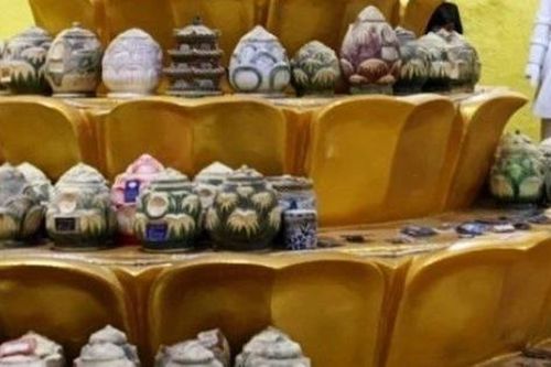 Nhiều người có thể chưa biết được ý nghĩa việc đưa di ảnh, tro cốt người thân lên chùa