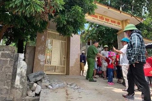 Âu lo theo mỗi bước chân con trẻ đến trường