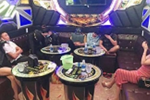 Phát hiện 8 thanh niên sử dụng ma túy trong quán karaoke