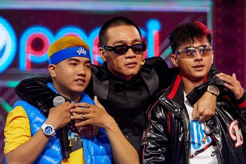 Bàn tay Wowy ở vòng Đối đầu Rap Việt