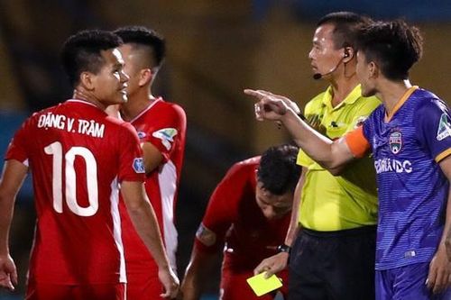 Đội trưởng Bình Dương nổi nóng trong trận thua Viettel