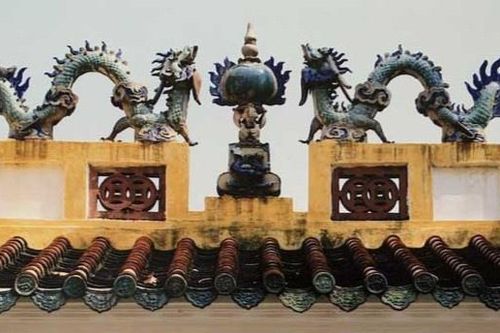 Bắt kẻ trộm trái châu 100 tuổi ở lăng Ông Bà Chiểu