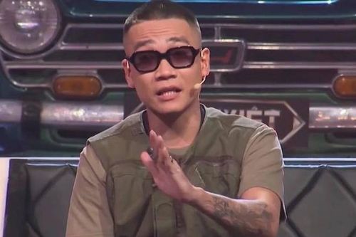 Trang phục của huấn luyện viên Rap Việt ở vòng Đối đầu