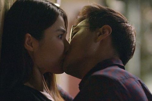 Nhiều nhân vật ở 'Tình yêu và tham vọng' hôn nhau khi say xỉn