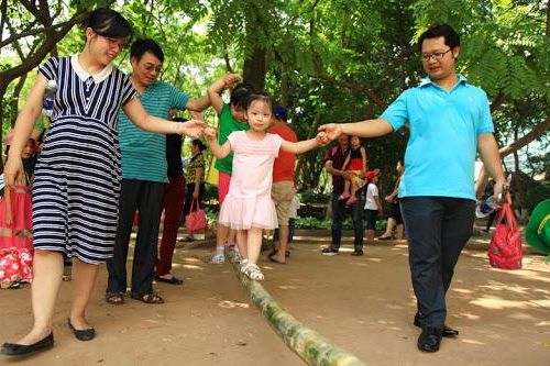 Giúp con kiểm soát cảm xúc sau buổi học căng thẳng