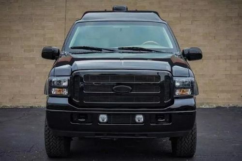 Ford Excursion chống đạn của Quốc vương Jordan chỉ 1,95 tỷ đồng
